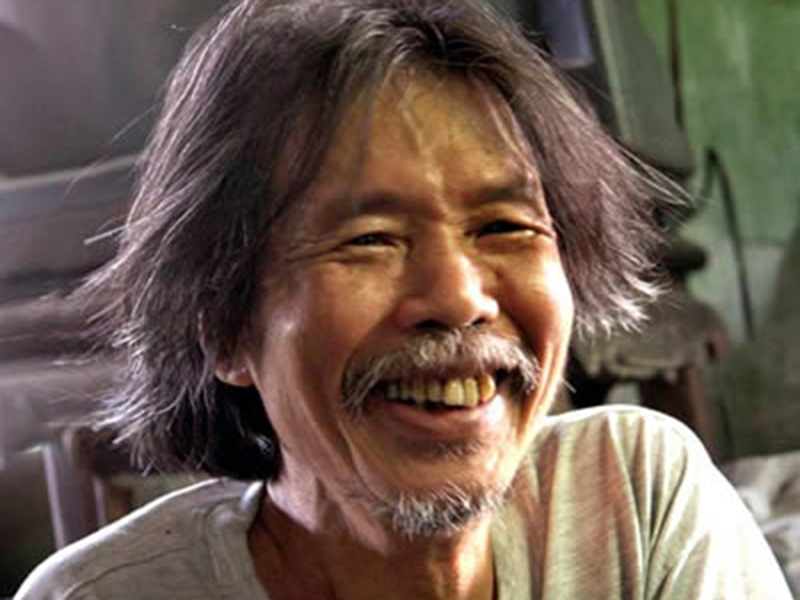 Thi Ho&agrave;ng, một ph&iacute;a của nhiều ph&iacute;a